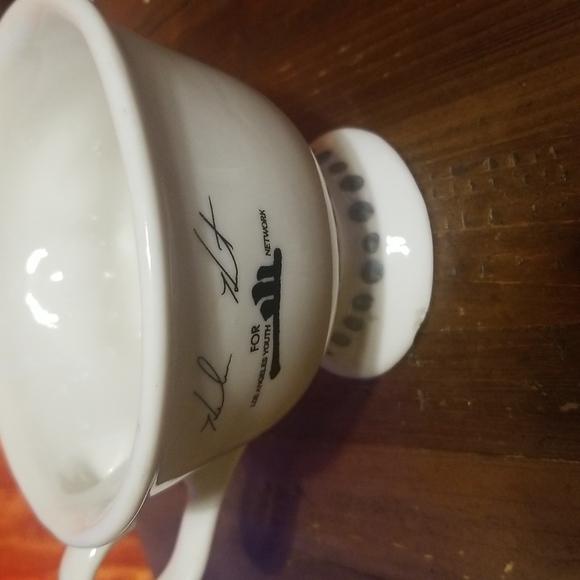 Two Vtg 1996 Limited Edition Baileys WINKING FACE Mug - Picture 3 of 3